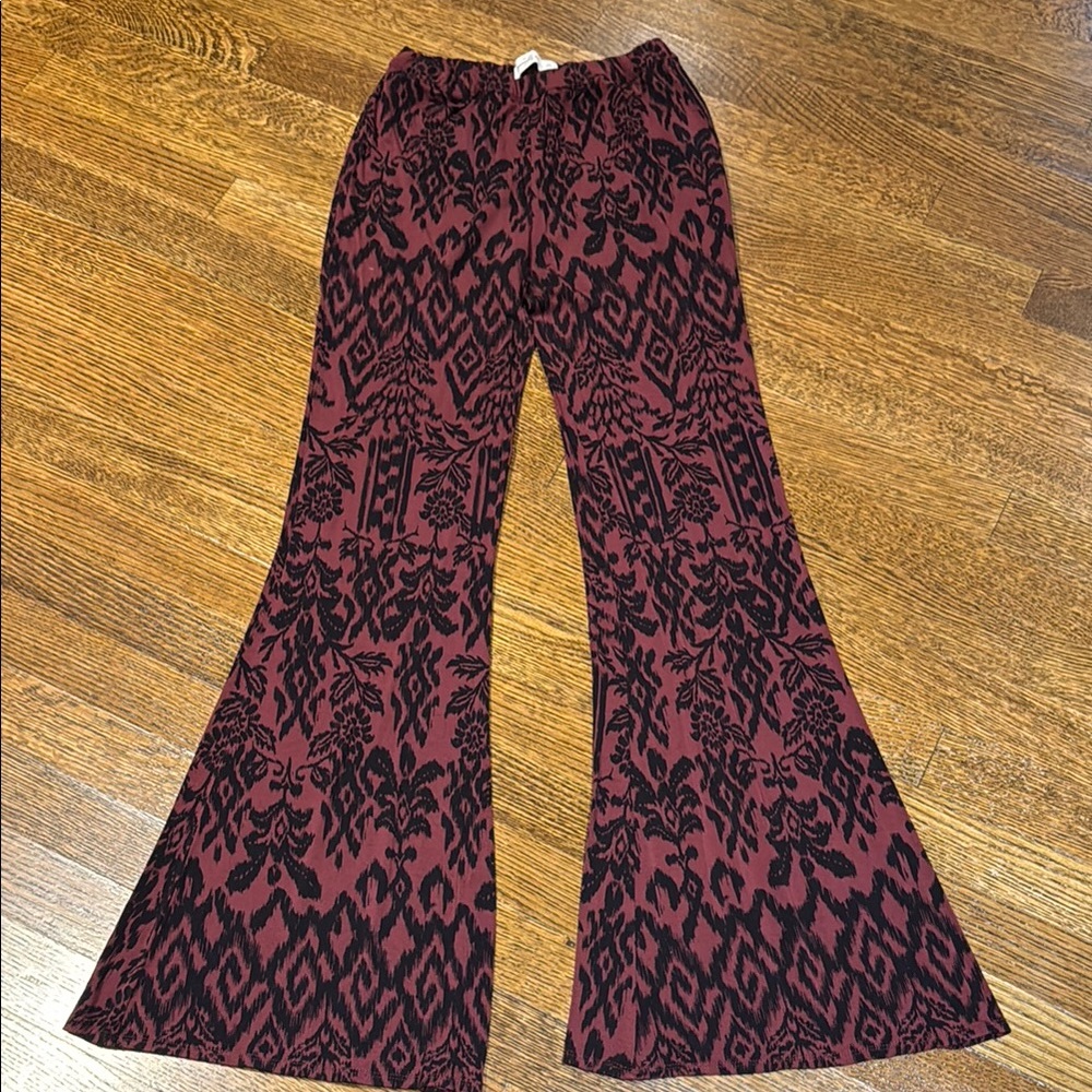 Abercrombie & Fitch Maroon and Black Patterned Pants
